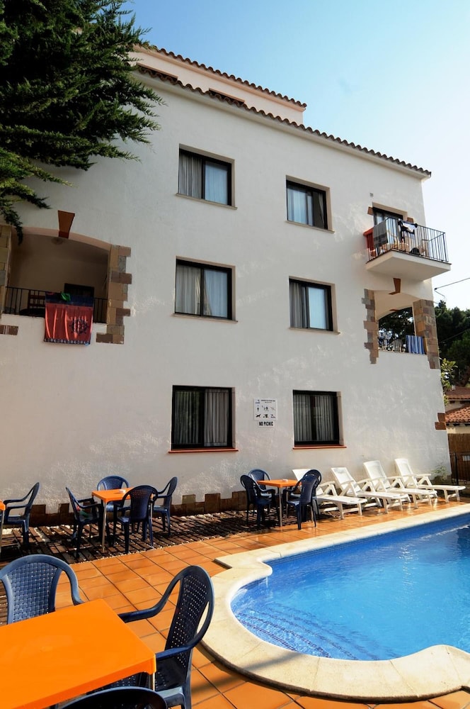 AR CARIBE APTS. 5/64