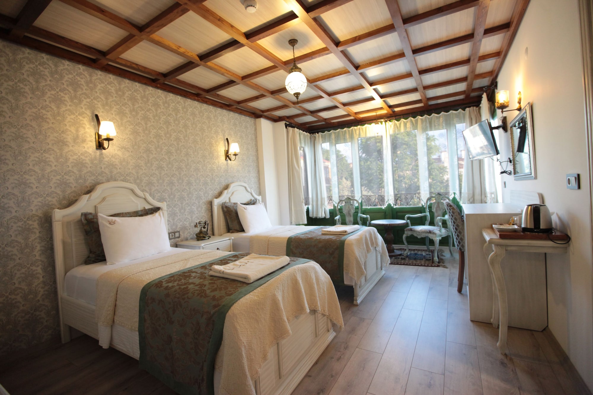 1 BEDROOM, DELUXE, TWIN BEDS