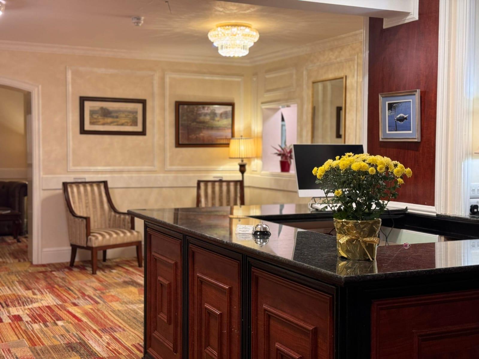 Royal Swan, Ashley Manor - B&B 20/30
