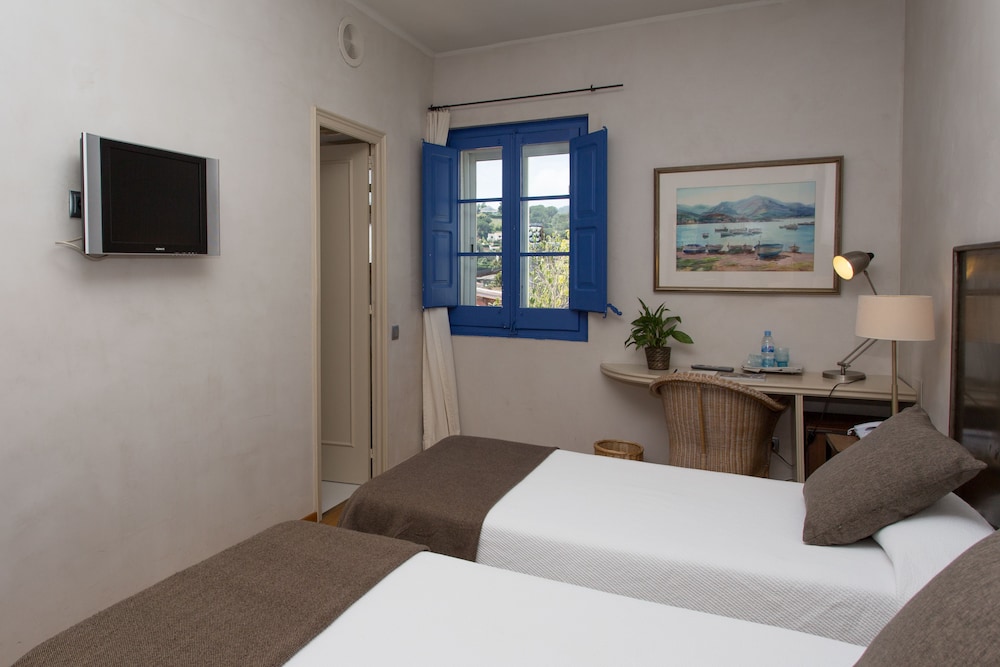 Hostal De La Plaaa 15/49