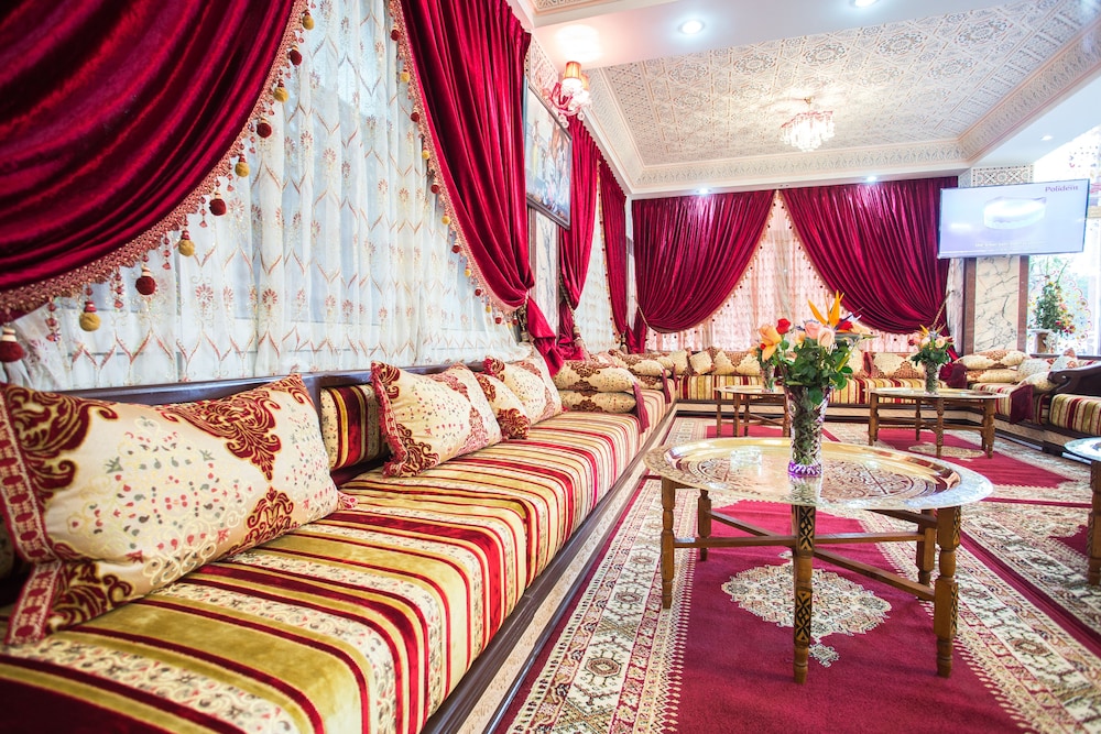 Hotel Les Ambassadeurs 45/64