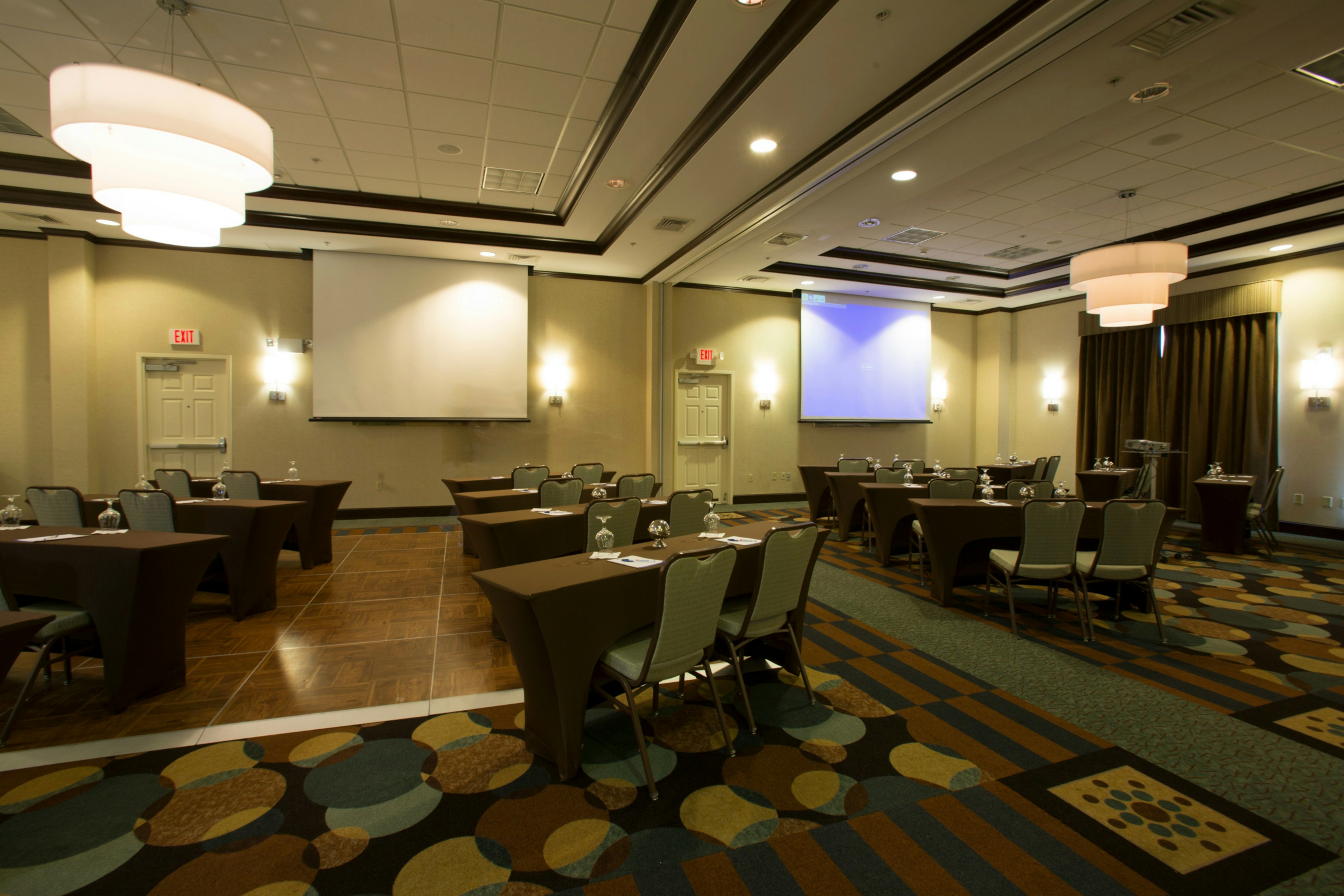 Hilton Garden Inn Dulles North 81/82