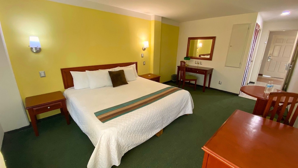 Standard, King Bed