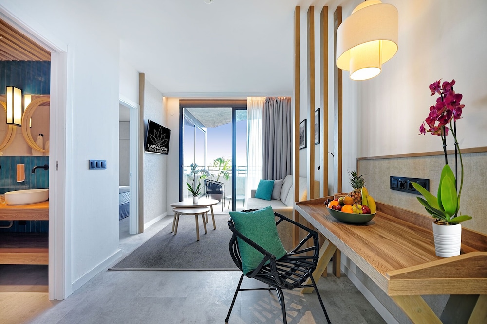 HOVIMA Suites Costa Adeje 39/64