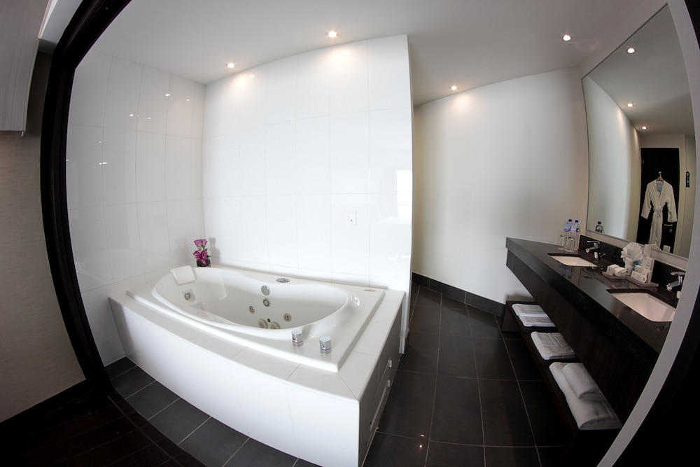 Wyndham Guayaquil Puerto Santa Ana 34/63