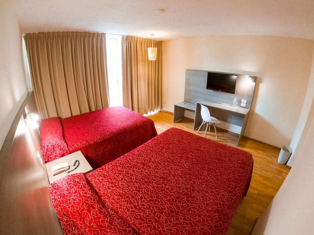 Hotel Del Angel 32/57
