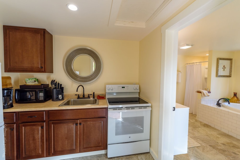 Inn at Buckhorn Cove 48/59