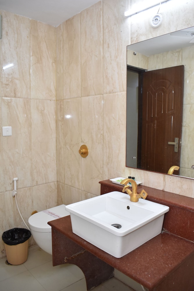 SUN HOTEL AGRA 49/50