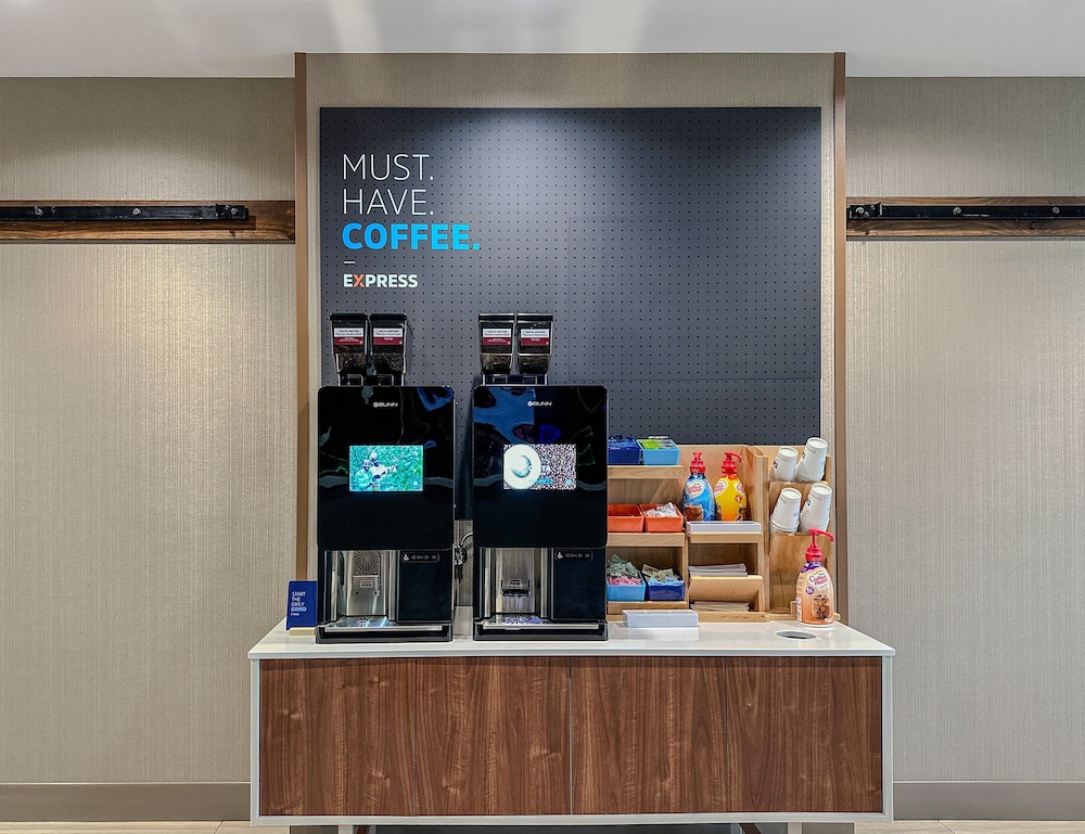 Holiday Inn Express - South Haven, an IHG Hotel 4/50