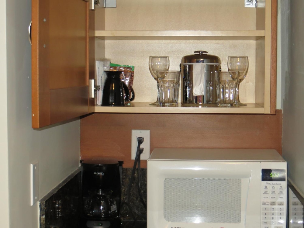 7 Springs Inn Suites 44/60