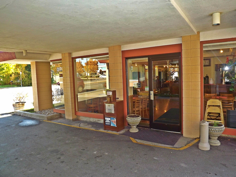 Travelodge By Wyndham Kalispell 10/34