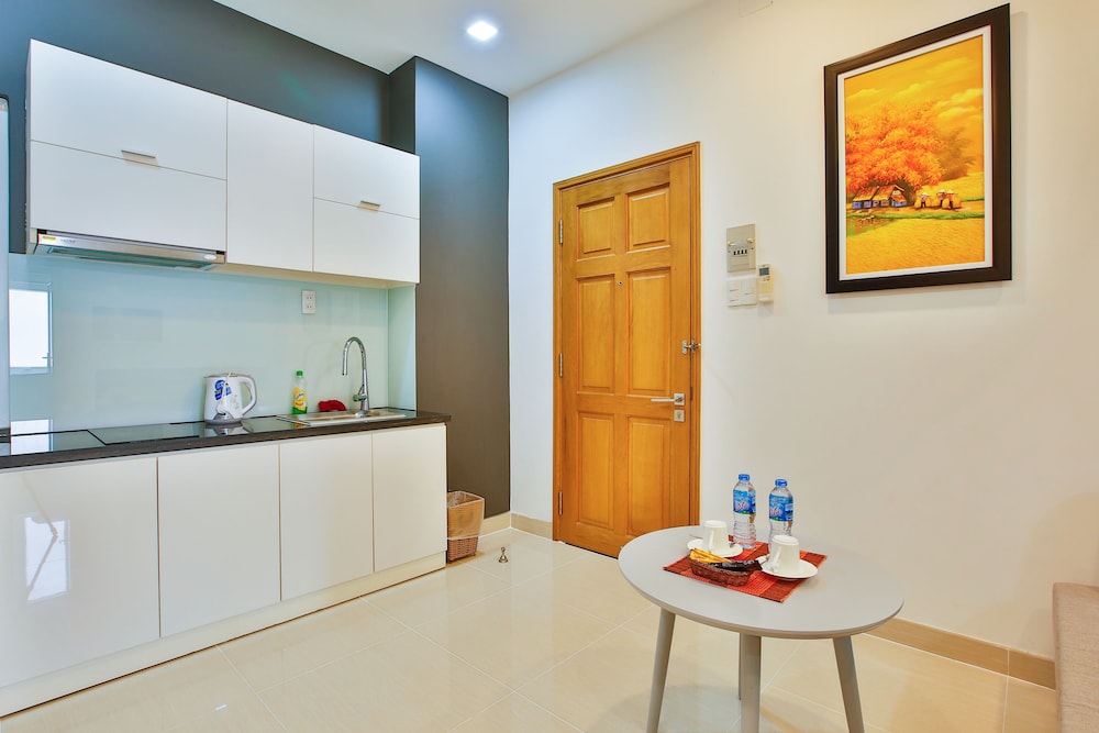 Sunflower Boutique Studio Apartment 4/44