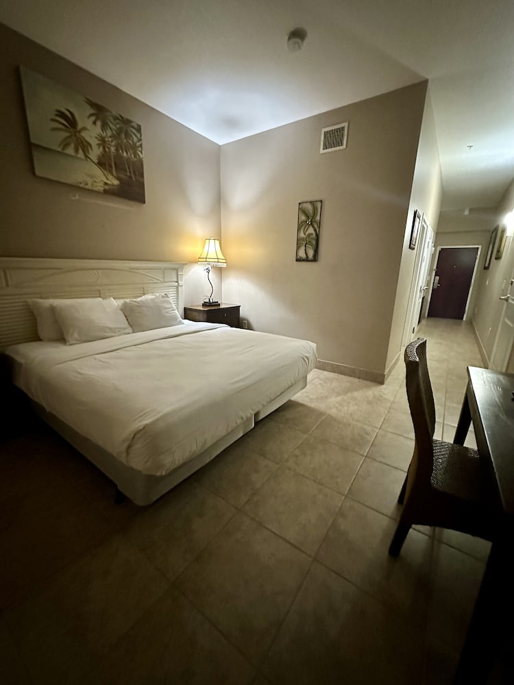 1 BEDROOM, SUPERIOR, SUITE