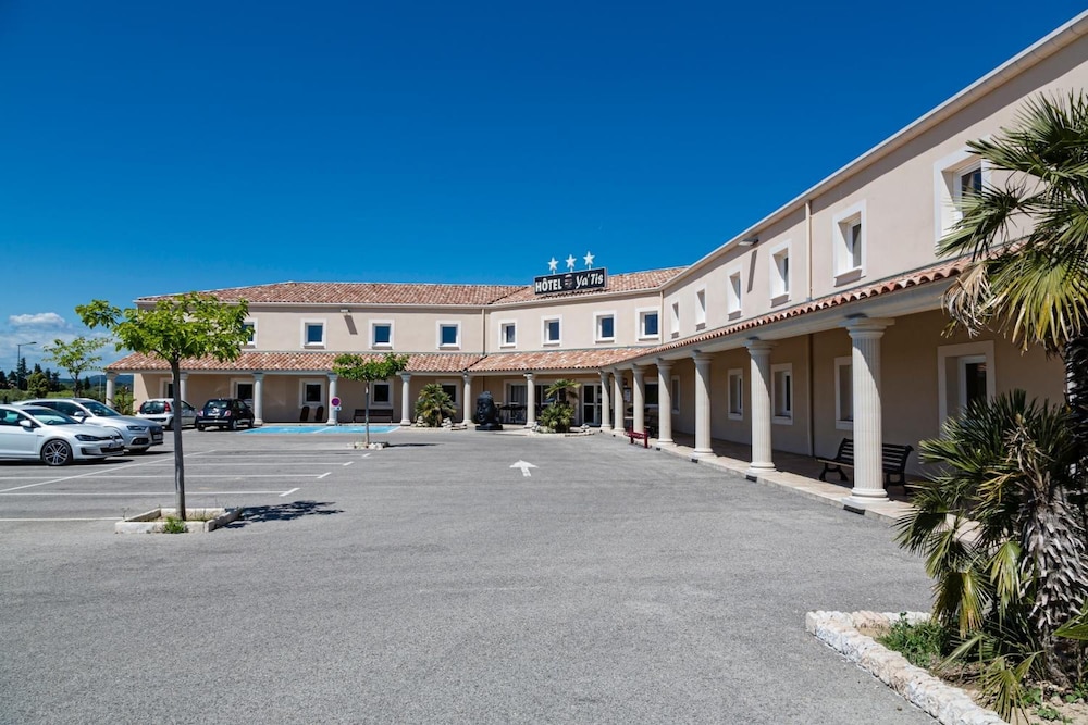 INTER HOTEL LE YA'TIS 44/48