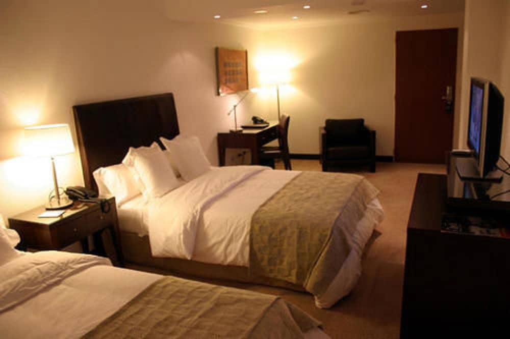 ROS TOWER HOTEL 22/68