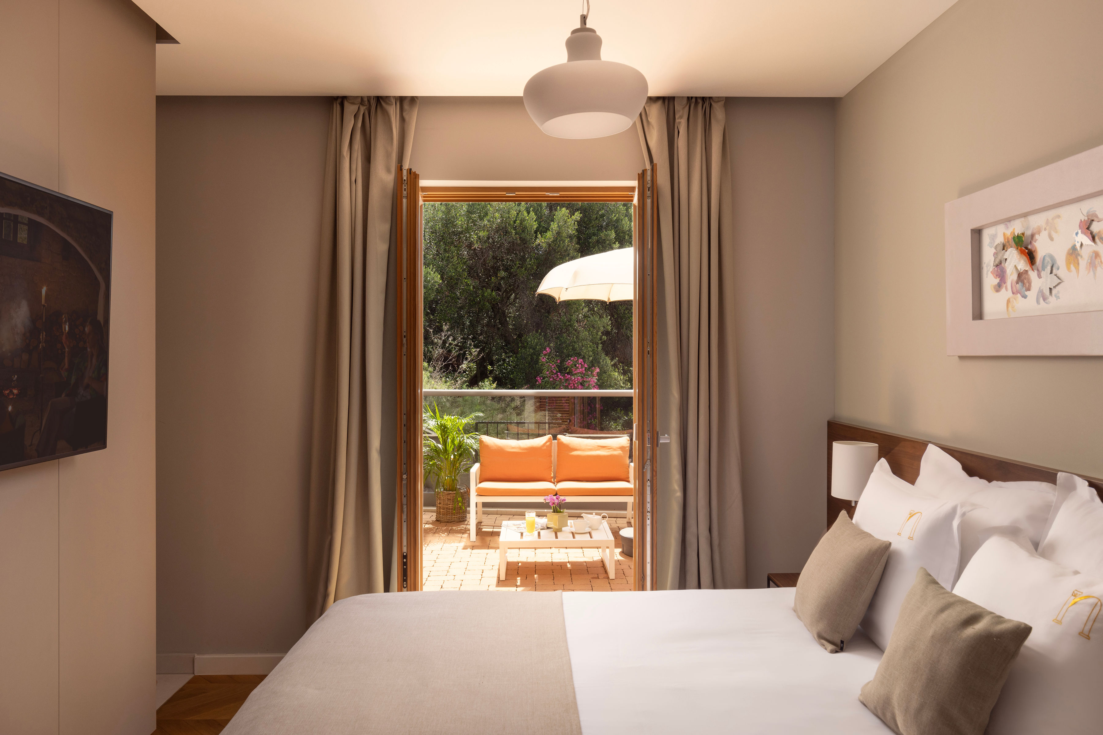Suite, Balcony