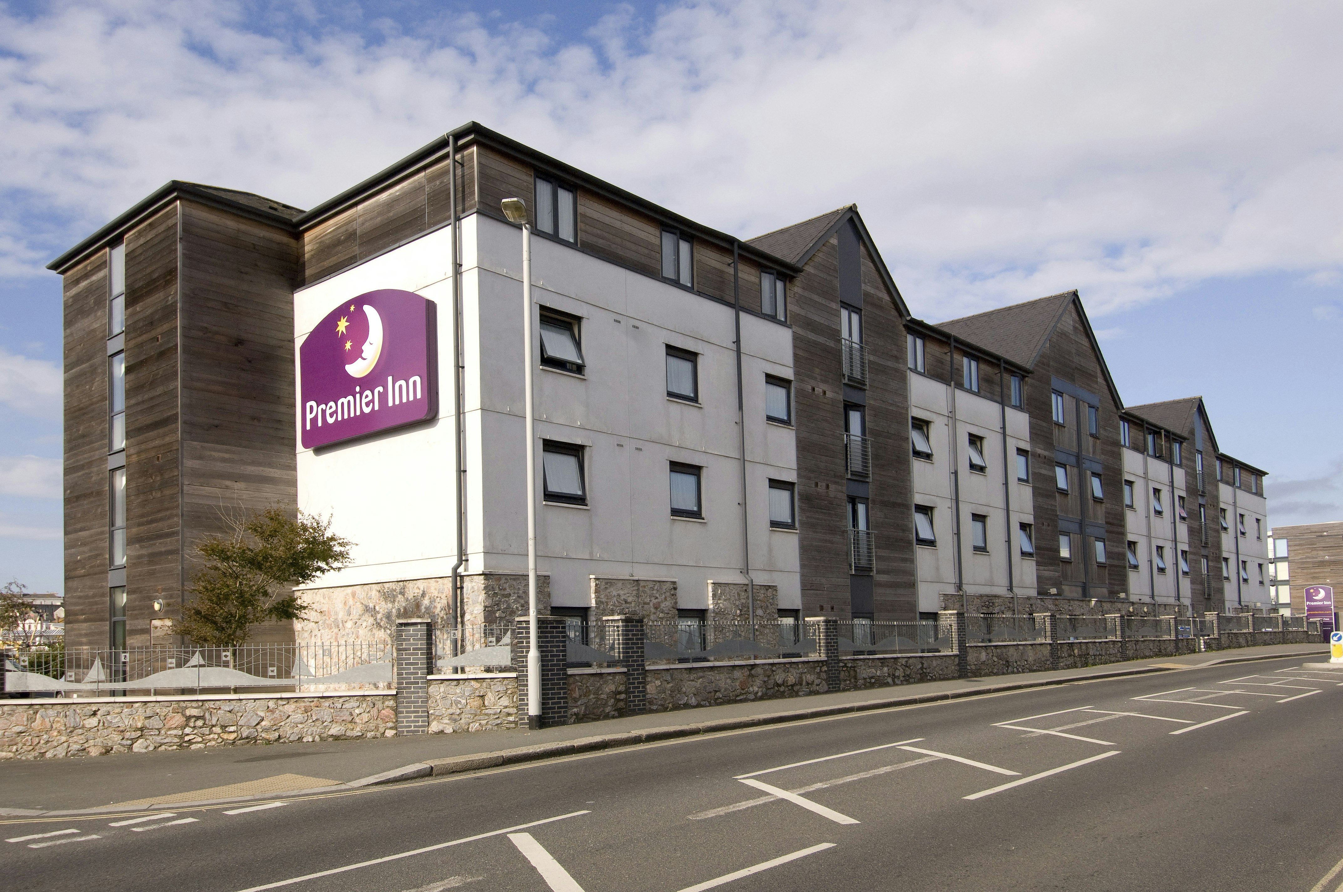 Premier Inn Plymouth (Sutton Harbour) 51/56