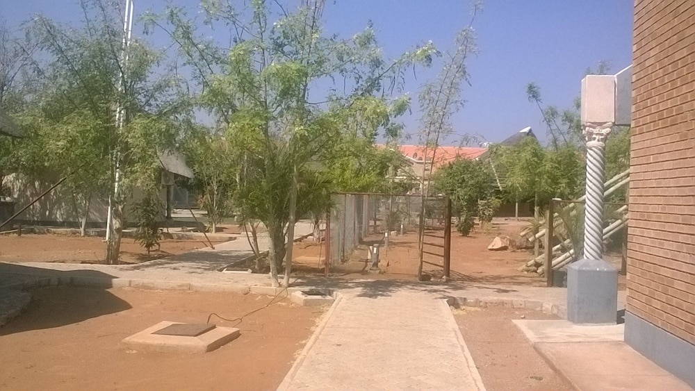 Sahara Stones Hotel 25/50