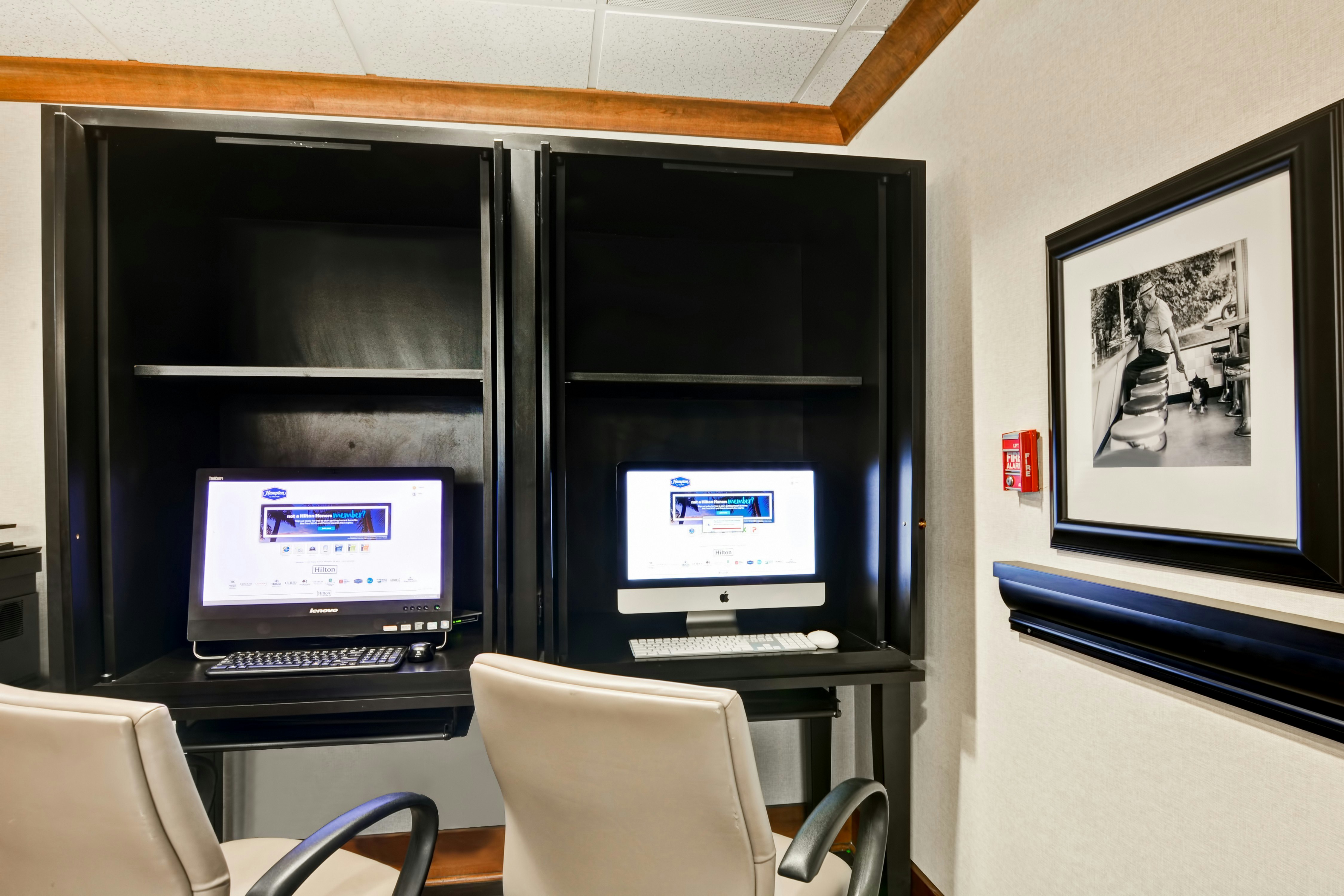 Hampton Inn Memphis-Poplar 43/53