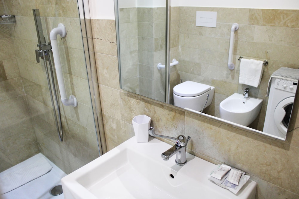 جناح ديلوكس بسرير كوين بإطلالة على المدينة بغرفة نوم واحدة مع أريكة، ZIBIBBO SUITES & ROOMS 10/10