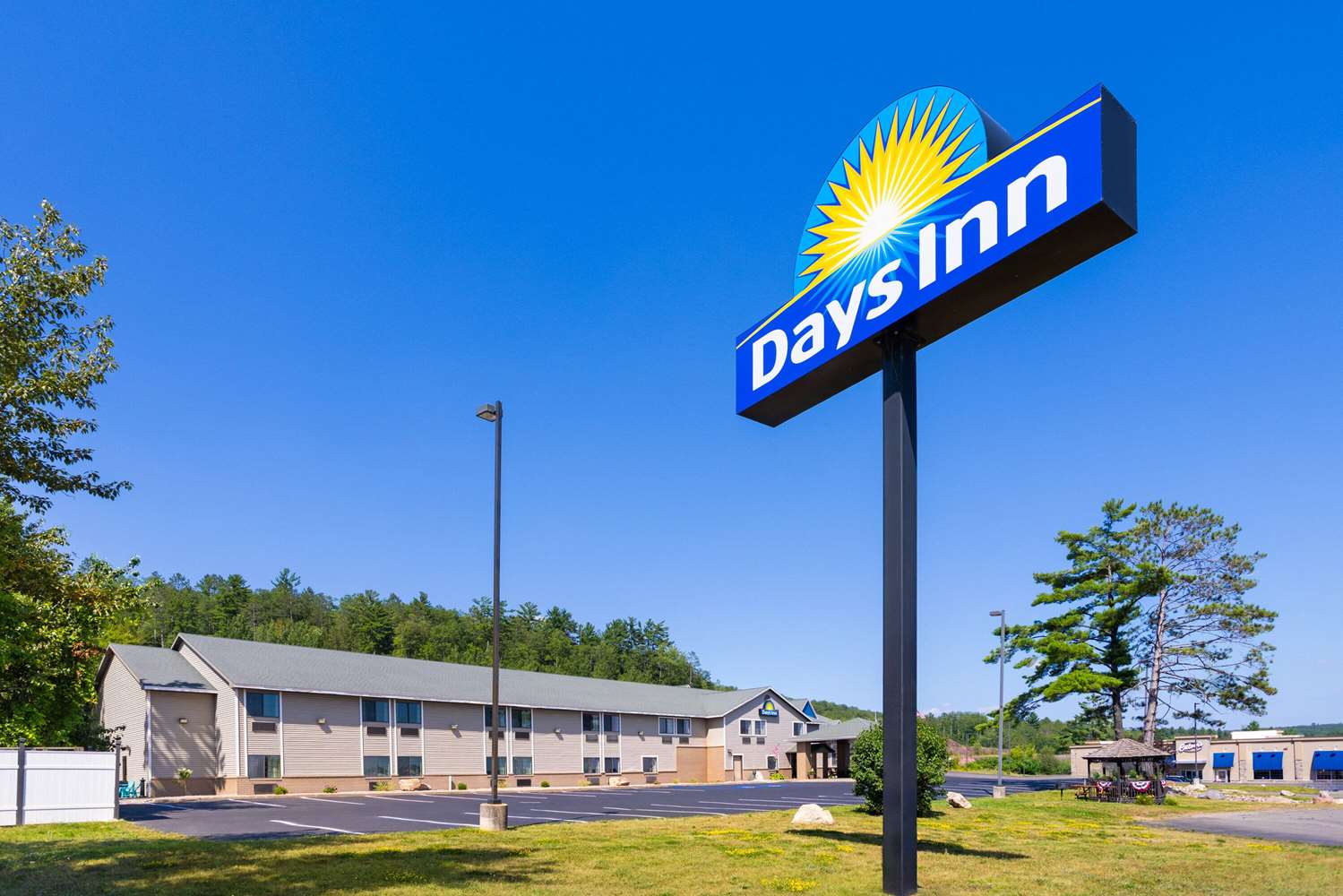 Days Inn By Wyndham Iron Mountain 7/36