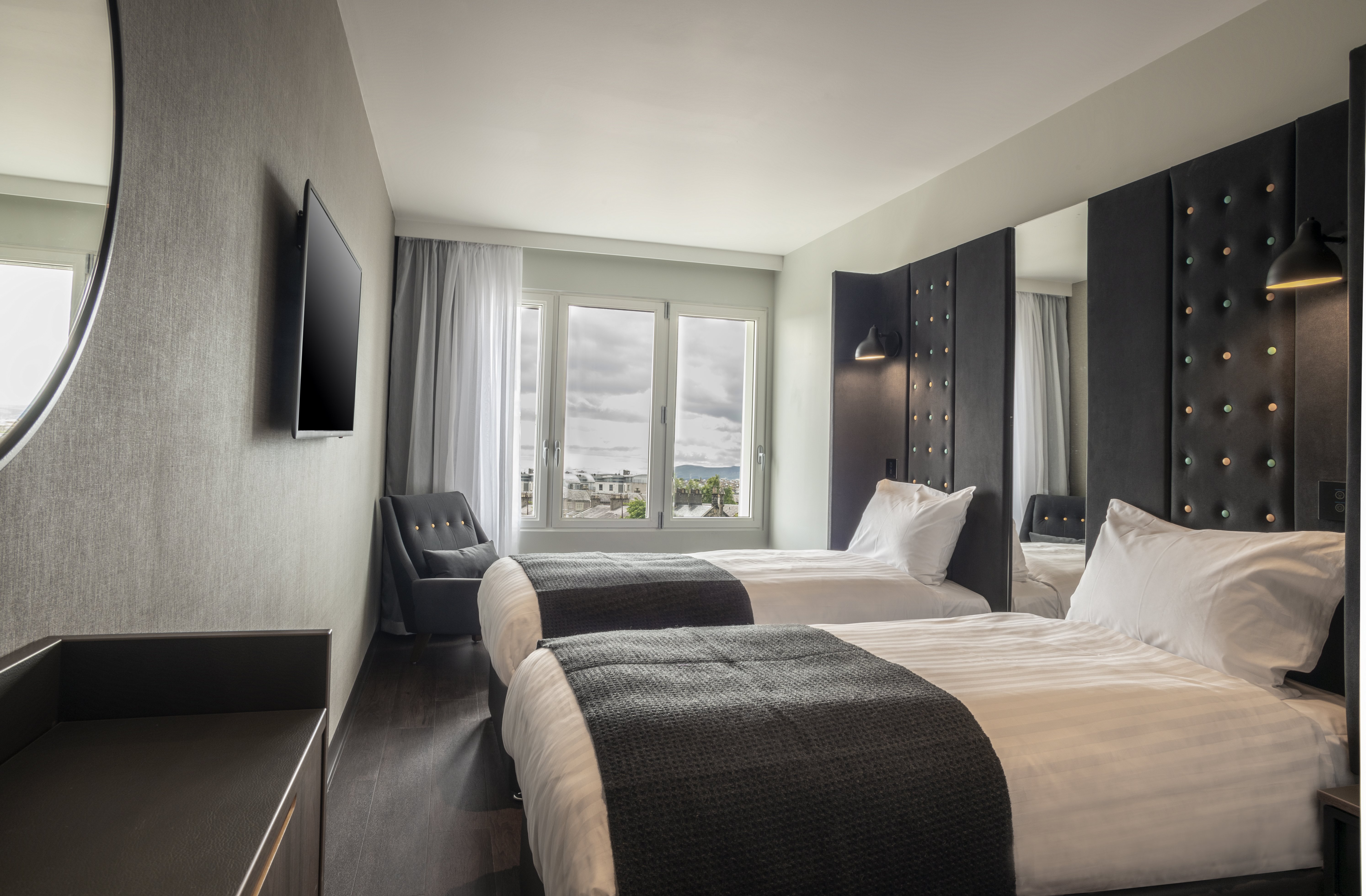 COZY, TWIN BEDS