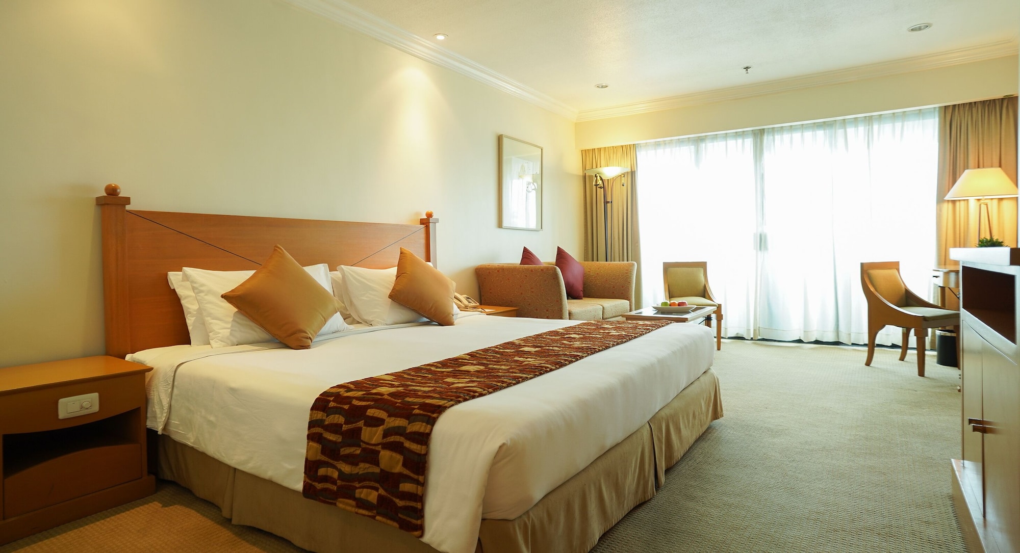 غرفة ديلوكس بسرير كينج، The Heritage Hotel Manila 5/10