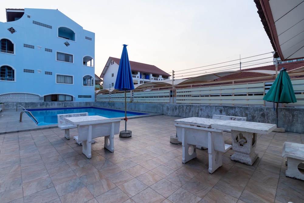 Thipurai Beach Hotel 47/50
