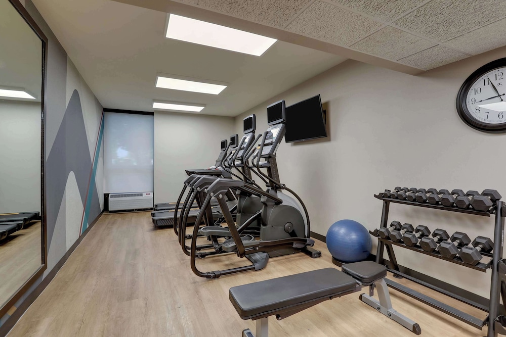Drury Inn & Suites Charlotte University Place 24/50