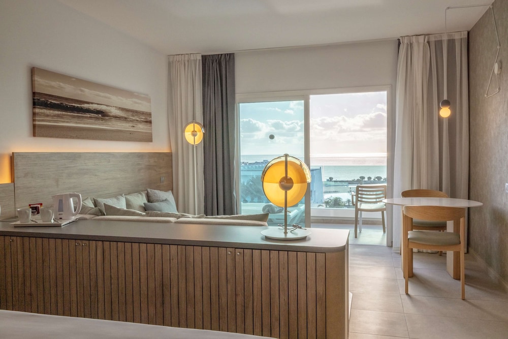Junior Suite, Sea View, Radisson Blu Resort Lanzarote Adults Only 4/8