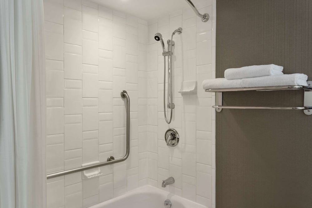 Hilton Vancouver Airport 13/59