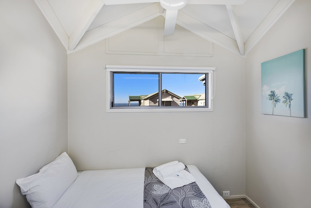 BLUE LAGOON BEACH RESORT 37/67