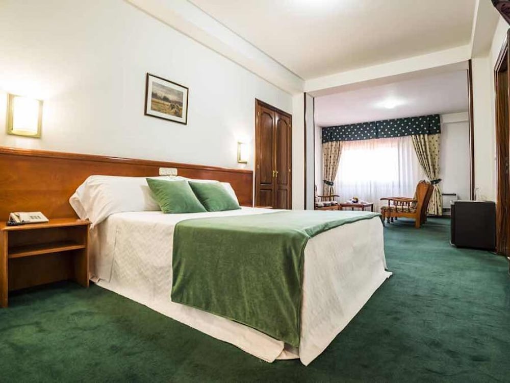 Room, Double Bed