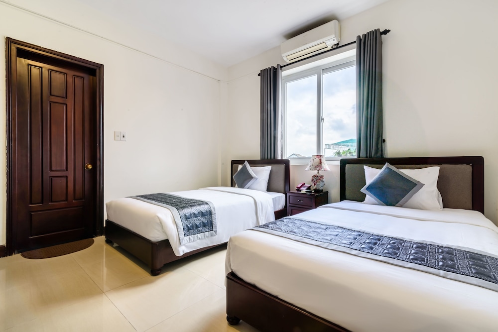 Baly Hotel 28/72