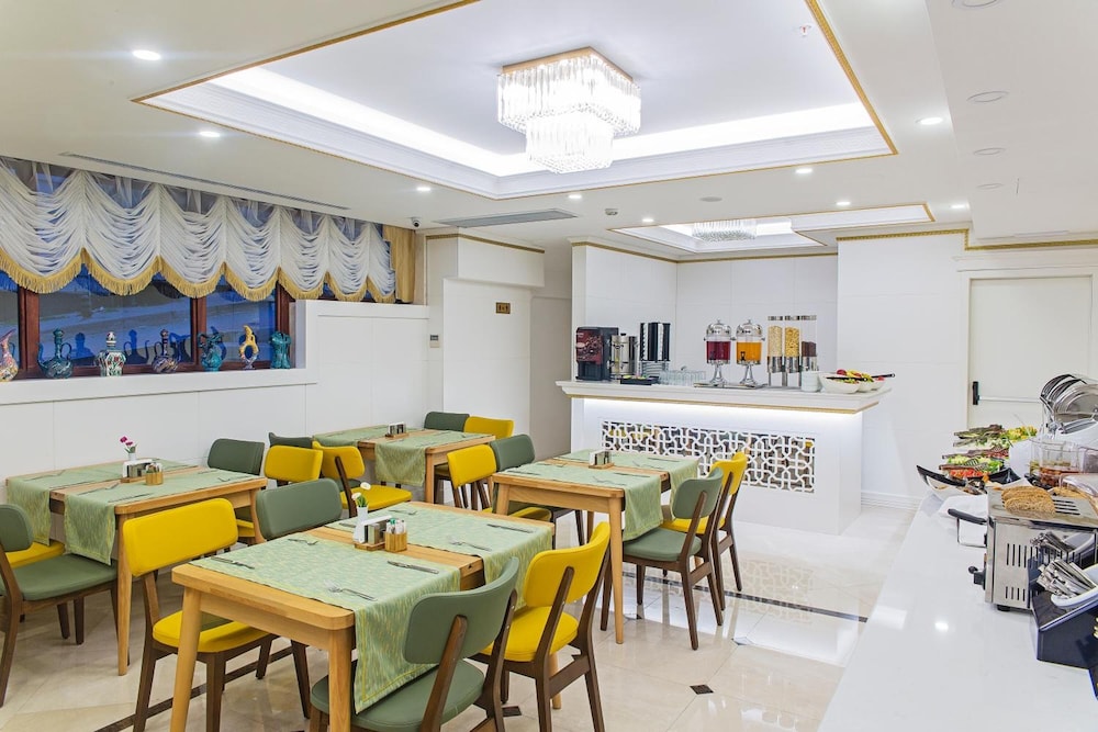 Grand Naki Hotel 32/44
