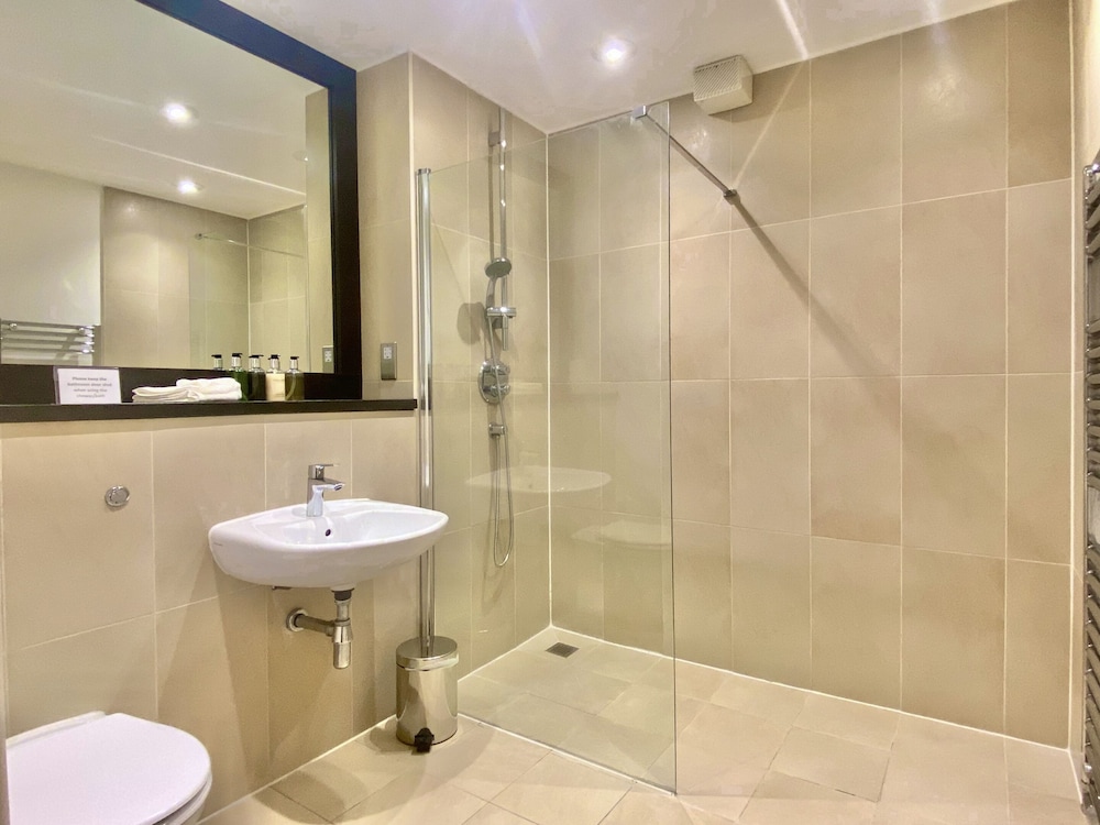YOUR SPACE APARTMENTS - THE HAMILTONS 44/46