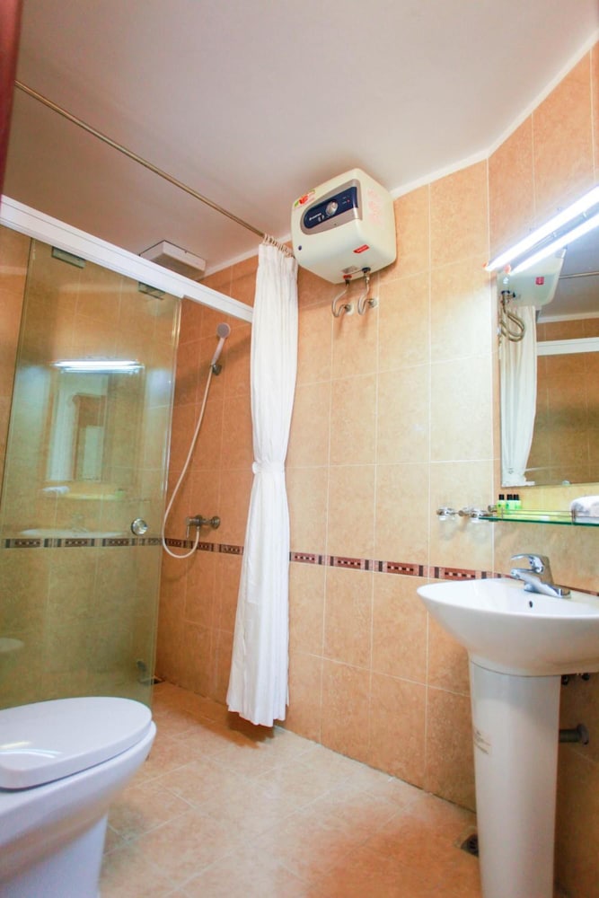 Hung Long Harbour Hotel 13/58