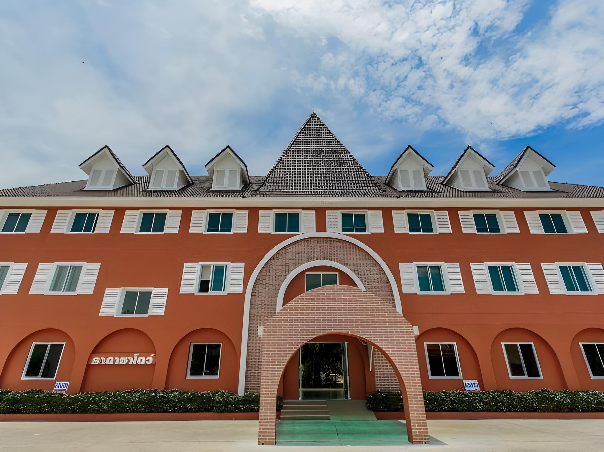Thada Chateau Hotel 1/50