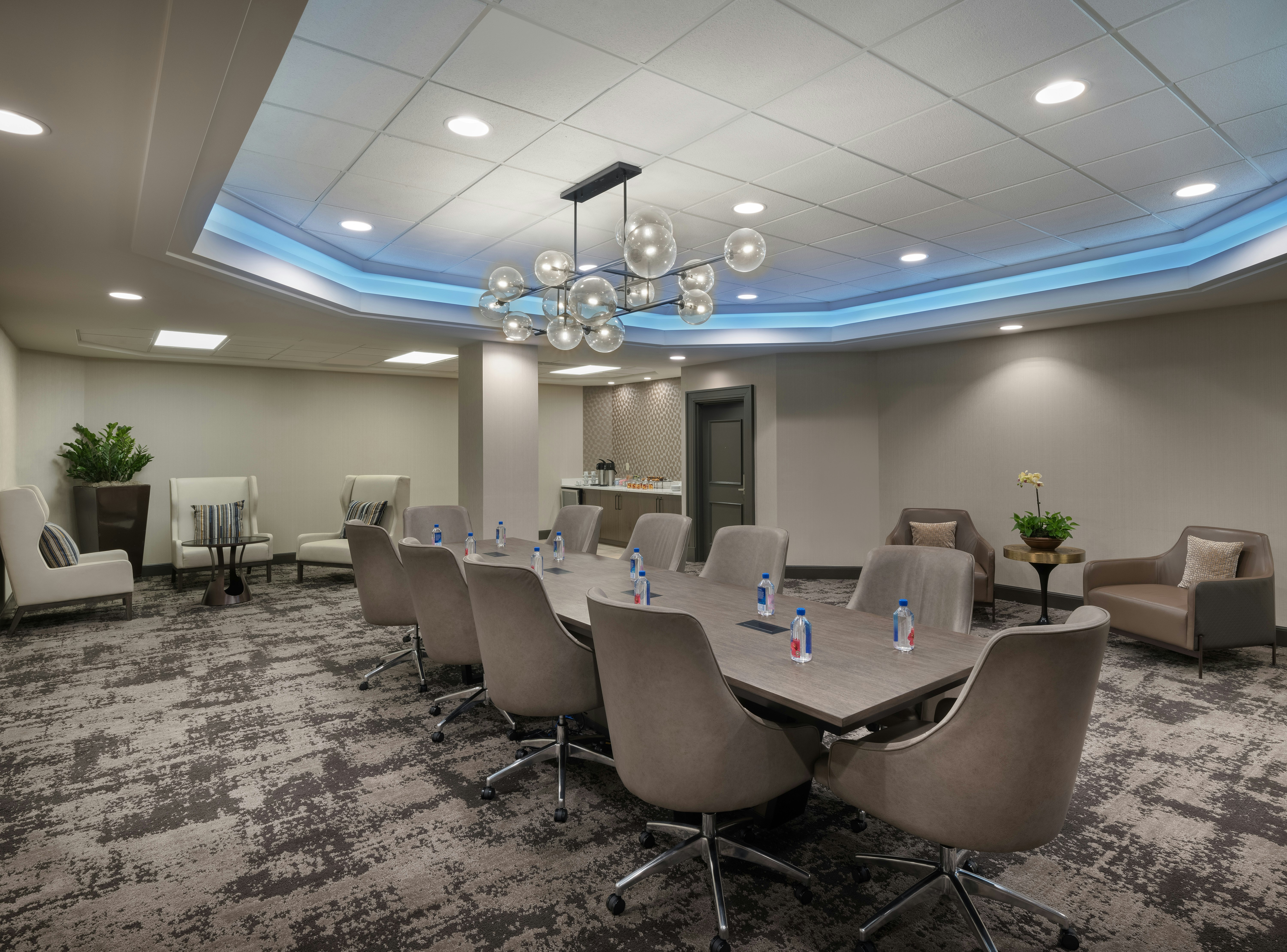 Hilton Indianapolis Hotel & Suites 35/45