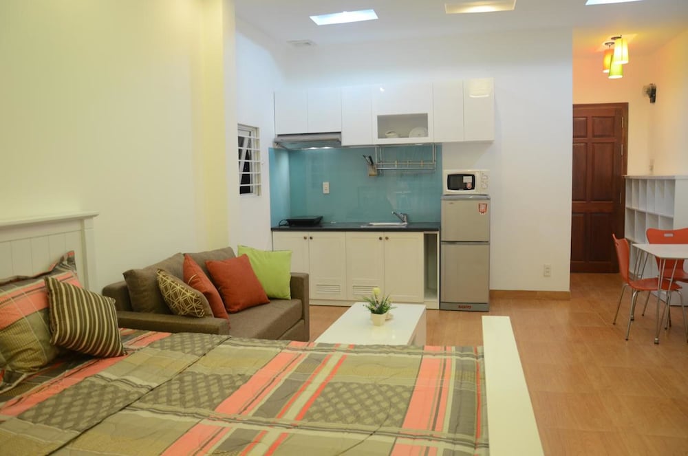 Smiley Apartment 3 32/50