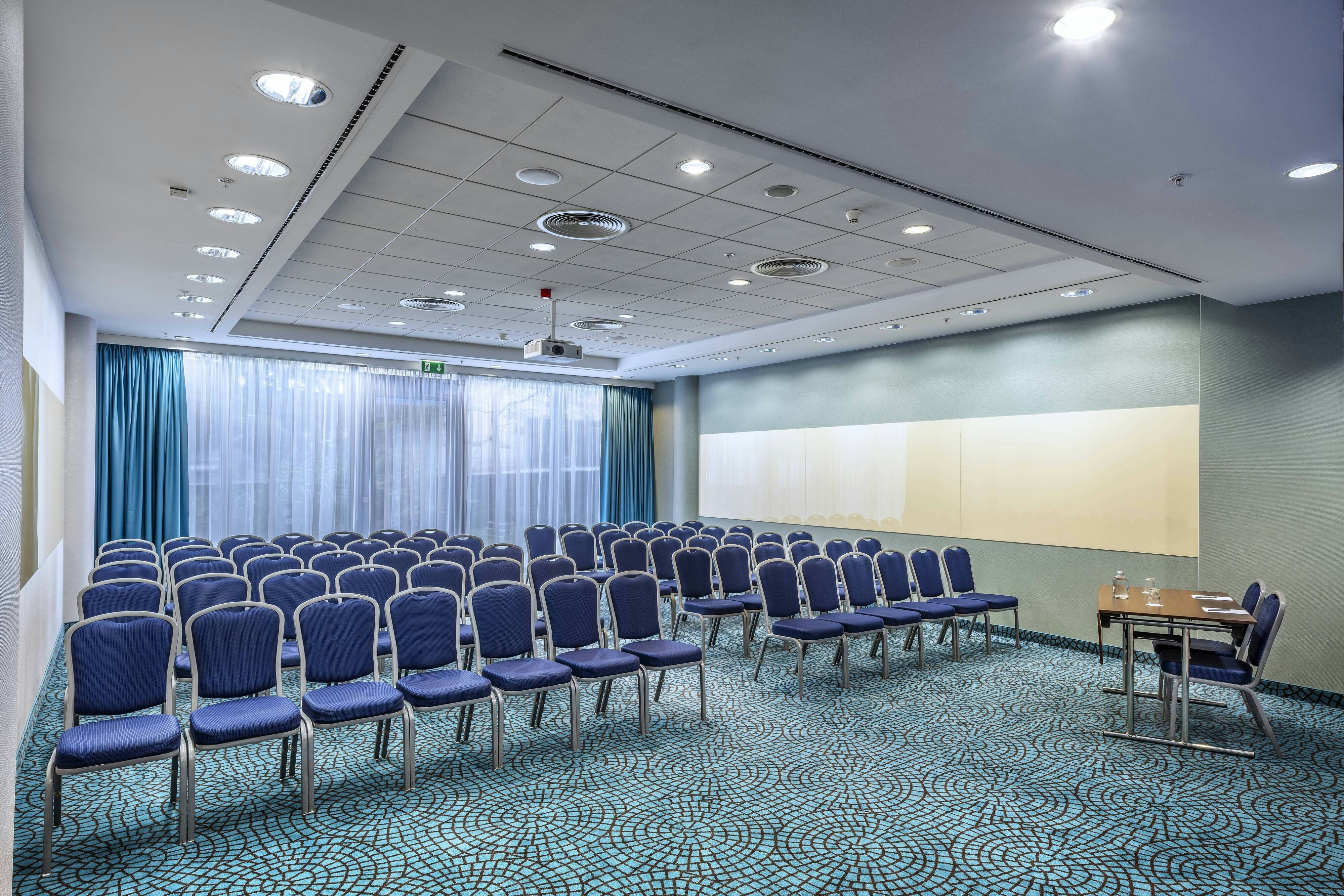 Courtyard By Marriott Prague City 46/54