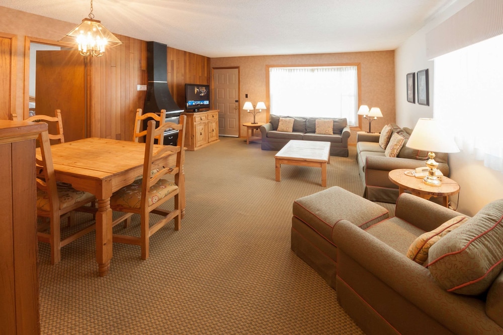 Pinestone Resort & Conference Centre 40/61