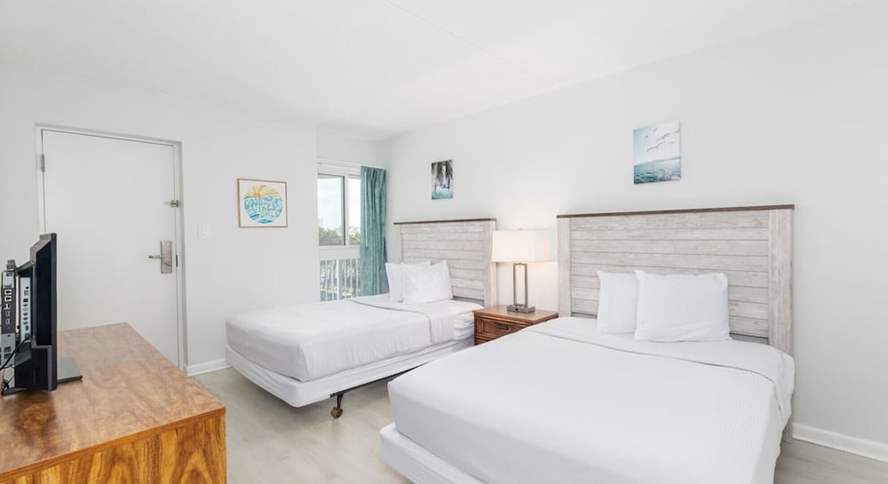 2 Bedrooms, Condo, Premium, 2 Double Beds, King Bed, Bay View, Sofa, Balcony
