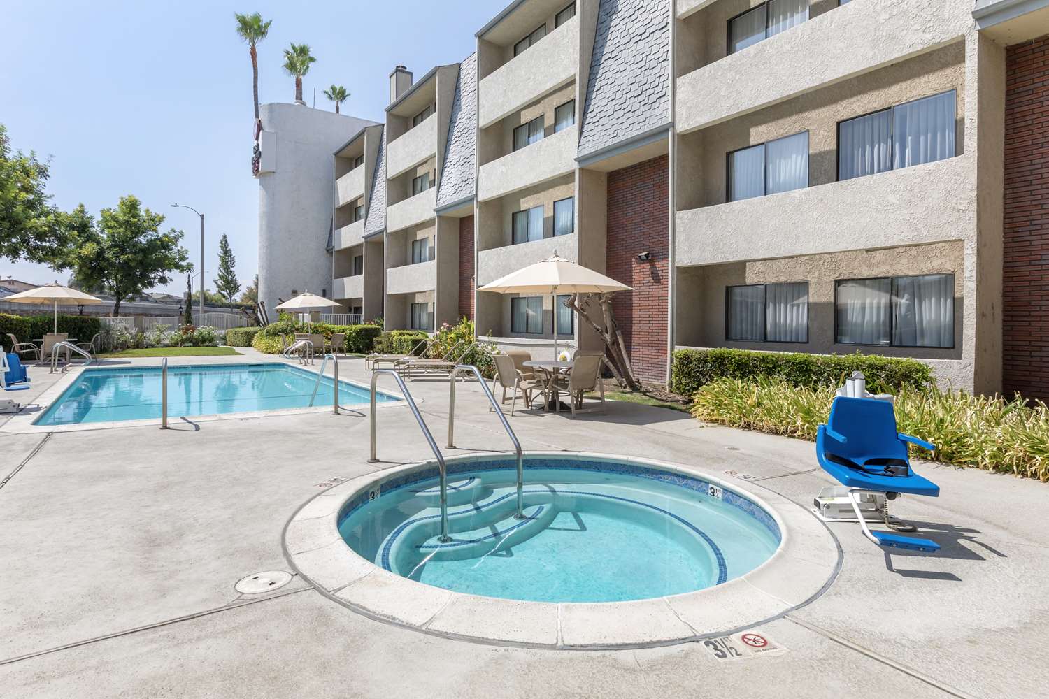Best Western Plus West Covina Inn 14/14