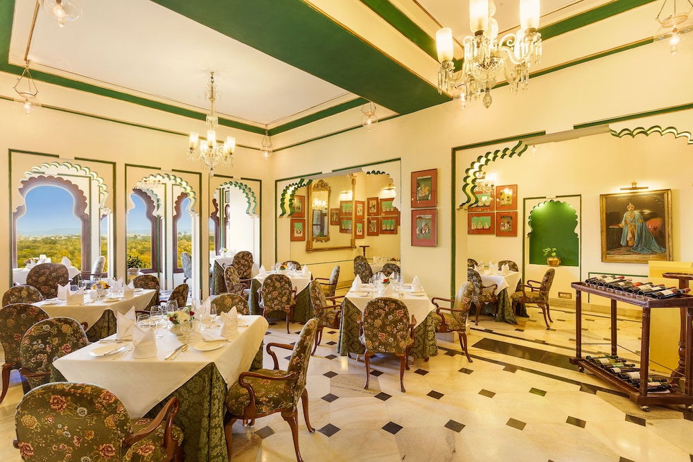 Shiv Niwas Palace 49/71