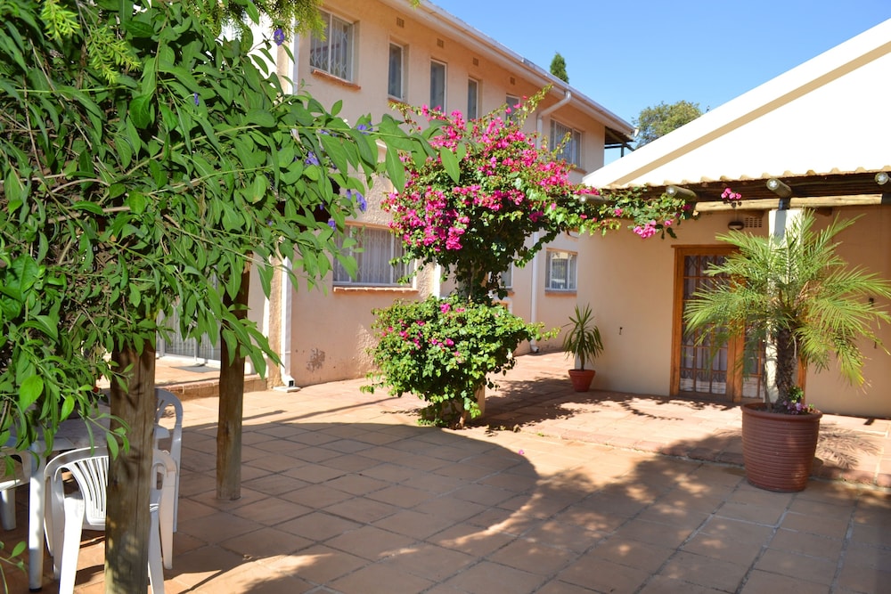 Dove's Nest Guest House 60/61