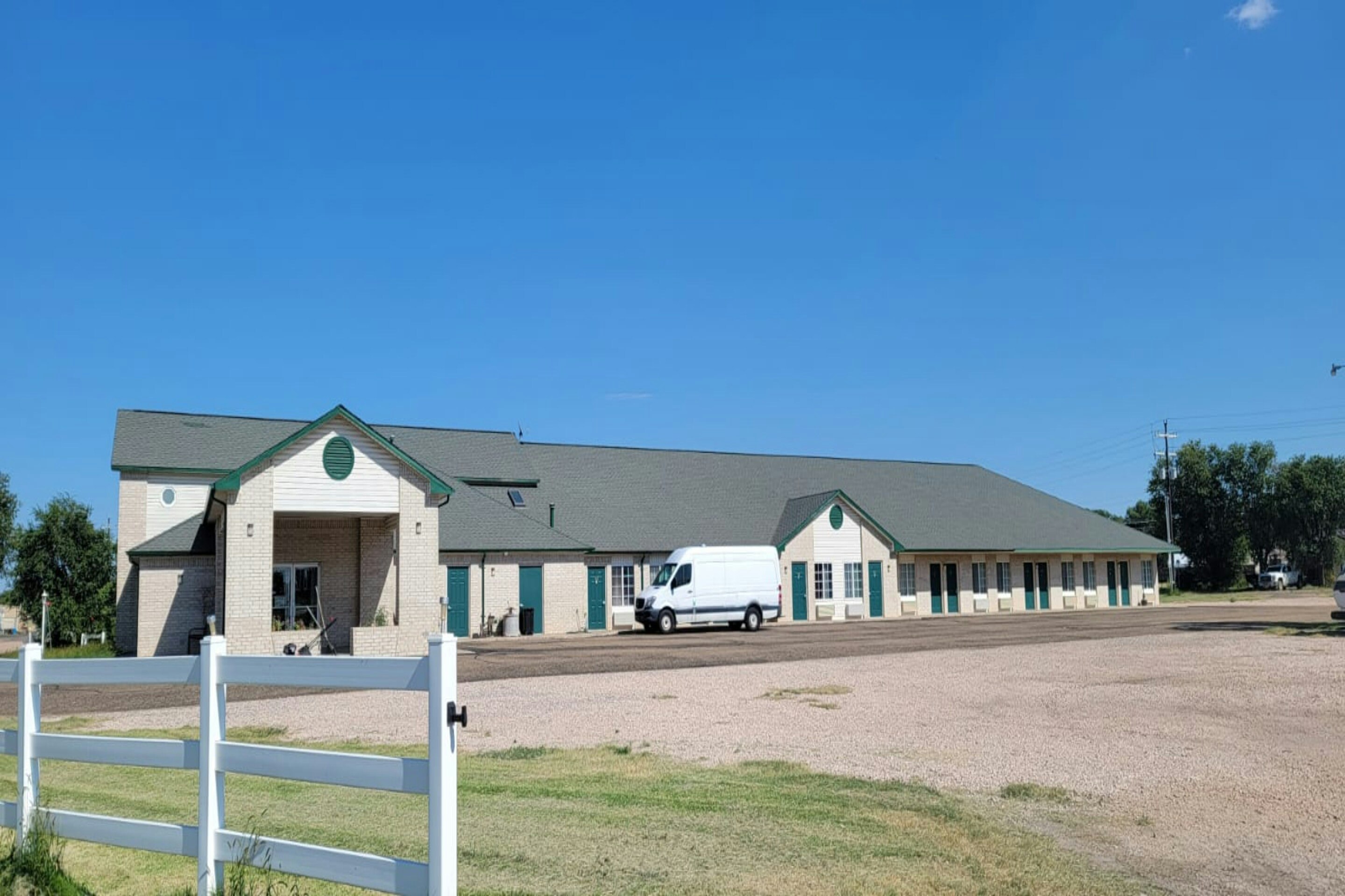 HomeTown Inn By OYO Texhoma, OK 39/50
