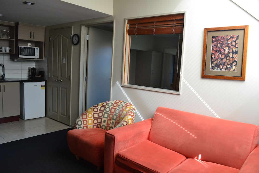 Athena Motel & Apartments 29/48