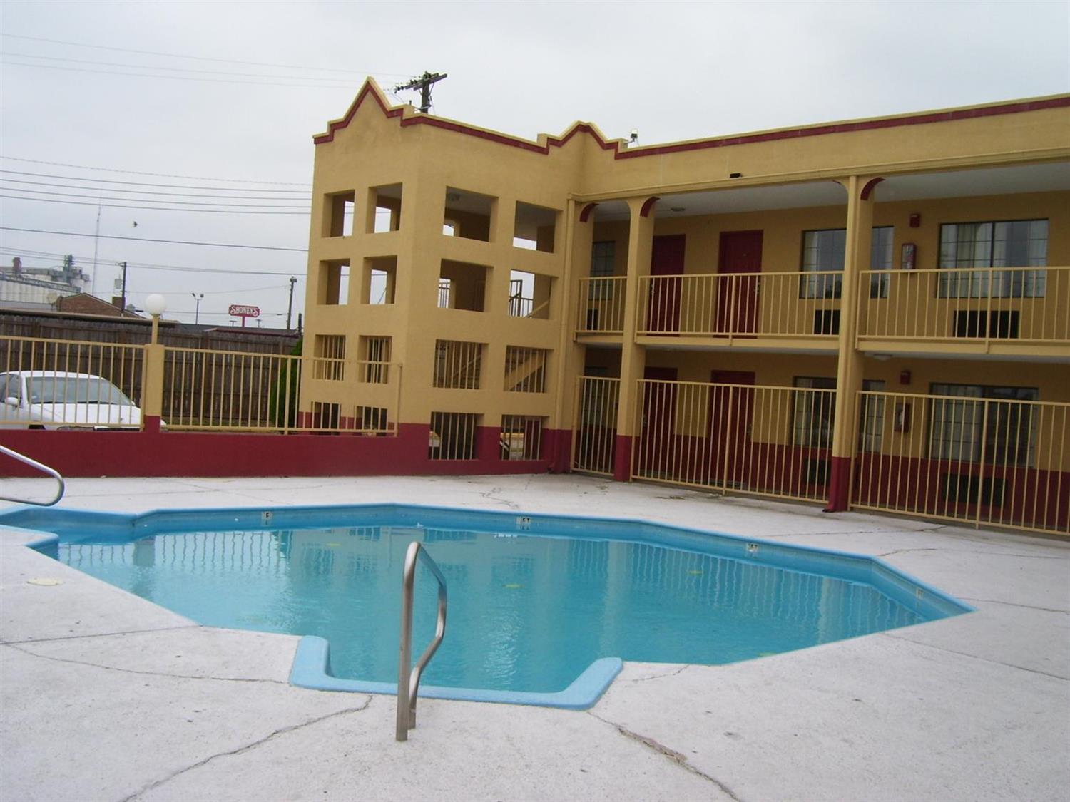 Americas Best Value Inn Suites Greenwood 1/7
