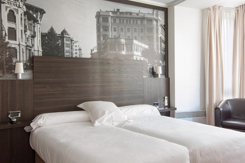 Yoldi Hotel 18/45